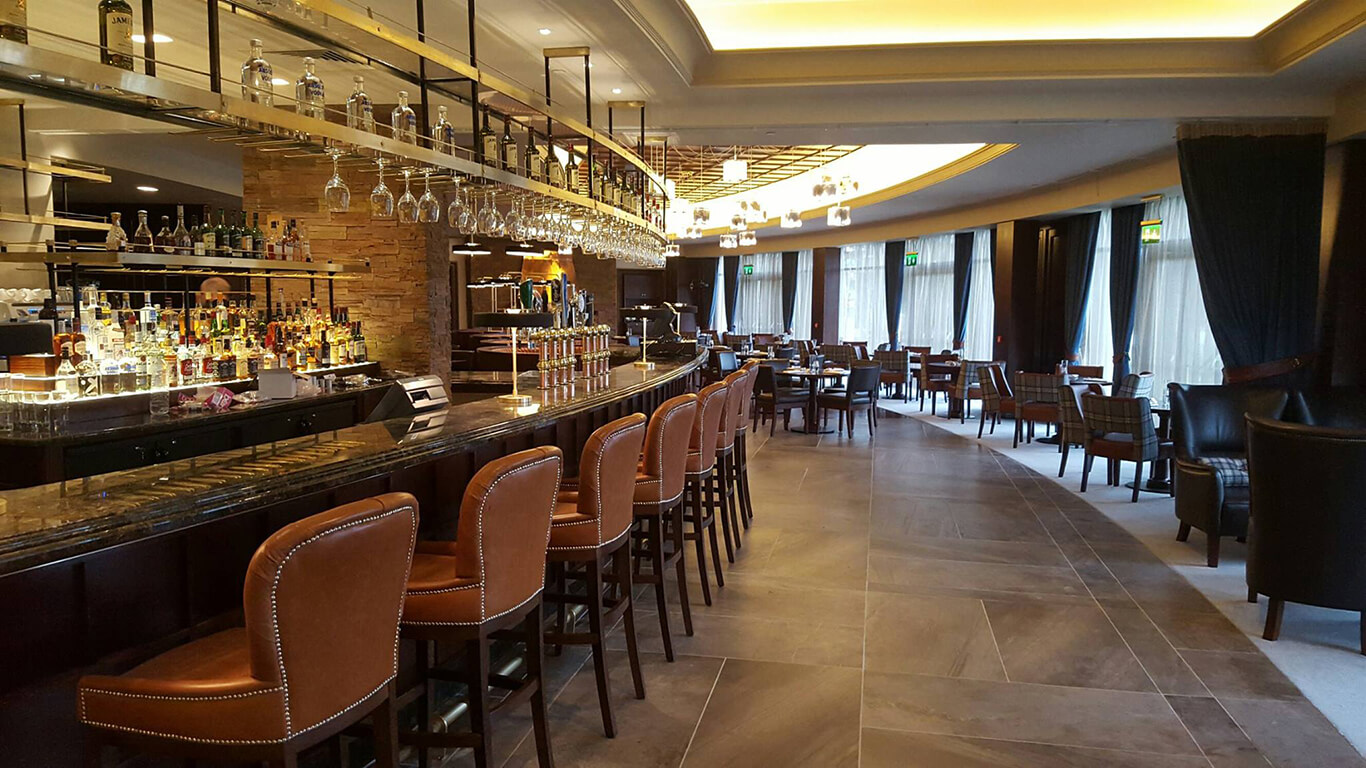 Fota Hotel Bar